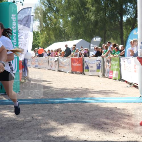07.09.2025 - 19. Norderstedt Triathlon Zöllner http://msf.ph/oto/8789123 07.09.2025 13:48:28 Ziel 352, 799 meine-sportfotos.de