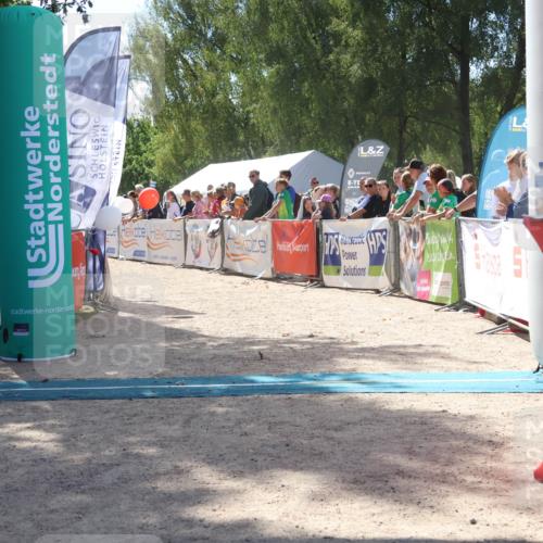 07.09.2025 - 19. Norderstedt Triathlon Zöllner http://msf.ph/oto/8789127 07.09.2025 13:48:28 Ziel 352, 799 meine-sportfotos.de
