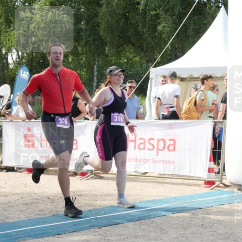 07.09.2025 - 19. Norderstedt Triathlon Zöllner http://msf.ph/oto/8789128 07.09.2025 14:02:27 Ziel 316 meine-sportfotos.de