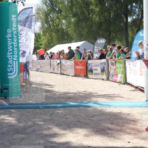 07.09.2025 - 19. Norderstedt Triathlon Zöllner http://msf.ph/oto/8789130 07.09.2025 13:48:29 Ziel 352, 799 meine-sportfotos.de