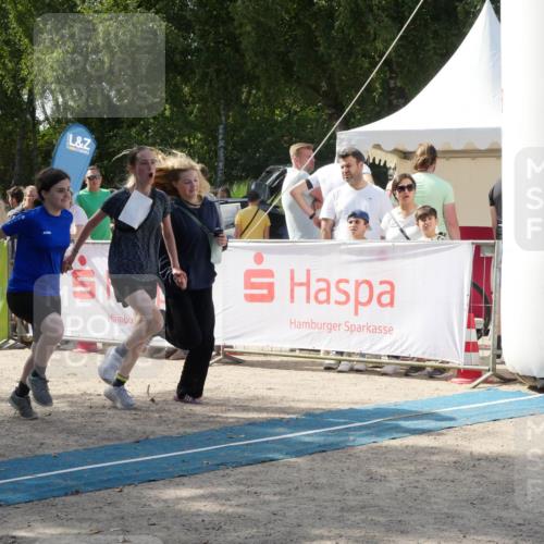 07.09.2025 - 19. Norderstedt Triathlon Zöllner http://msf.ph/oto/8789151 07.09.2025 14:04:29 Ziel 359 meine-sportfotos.de