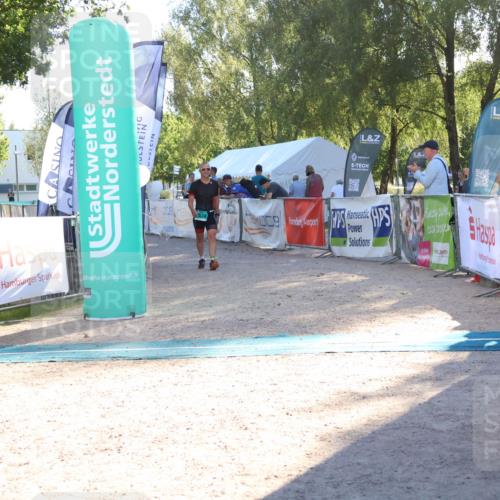 07.09.2025 - 19. Norderstedt Triathlon Zöllner http://msf.ph/oto/8789156 07.09.2025 16:16:47 Ziel  meine-sportfotos.de