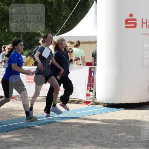 07.09.2025 - 19. Norderstedt Triathlon Zöllner http://msf.ph/oto/8789157 07.09.2025 14:04:29 Ziel 359 meine-sportfotos.de