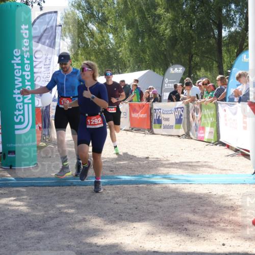 07.09.2025 - 19. Norderstedt Triathlon Zöllner http://msf.ph/oto/8789170 07.09.2025 13:48:47 Ziel 153, 264, 334, 1292, 1344 meine-sportfotos.de