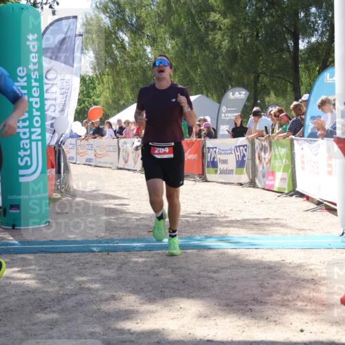 07.09.2025 - 19. Norderstedt Triathlon Zöllner http://msf.ph/oto/8789183 07.09.2025 13:48:48 Ziel 153, 264, 1292, 1344 meine-sportfotos.de