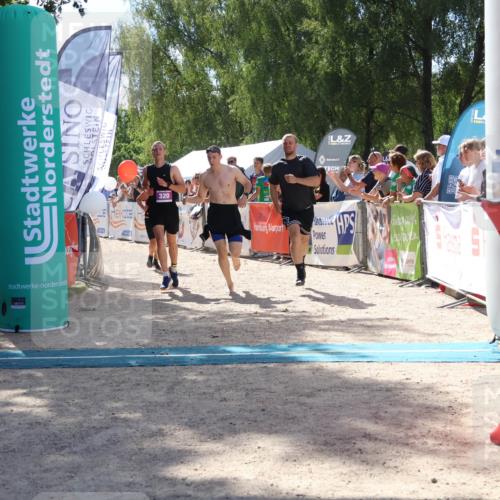 07.09.2025 - 19. Norderstedt Triathlon Zöllner http://msf.ph/oto/8789197 07.09.2025 13:49:24 Ziel 320, 789 meine-sportfotos.de