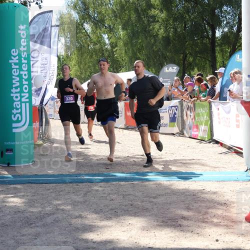 07.09.2025 - 19. Norderstedt Triathlon Zöllner http://msf.ph/oto/8789208 07.09.2025 13:49:24 Ziel 320, 789 meine-sportfotos.de