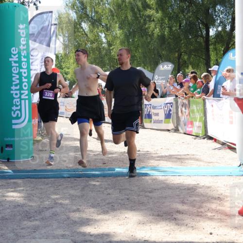 07.09.2025 - 19. Norderstedt Triathlon Zöllner http://msf.ph/oto/8789212 07.09.2025 13:49:25 Ziel 320, 789 meine-sportfotos.de