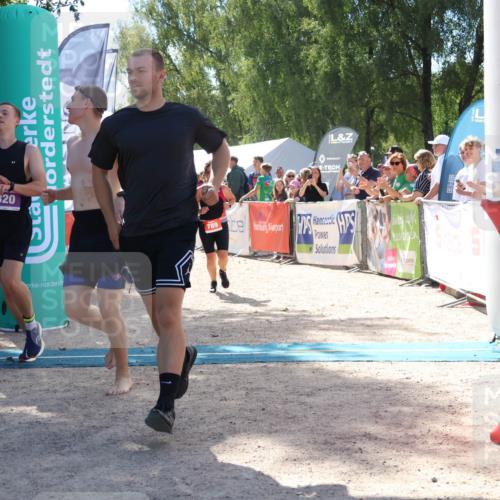 07.09.2025 - 19. Norderstedt Triathlon Zöllner http://msf.ph/oto/8789220 07.09.2025 13:49:25 Ziel 320, 789 meine-sportfotos.de