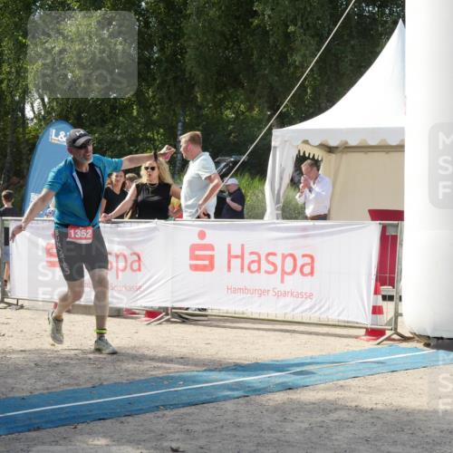 07.09.2025 - 19. Norderstedt Triathlon Zöllner http://msf.ph/oto/8789237 07.09.2025 14:10:07 Ziel 1352 meine-sportfotos.de