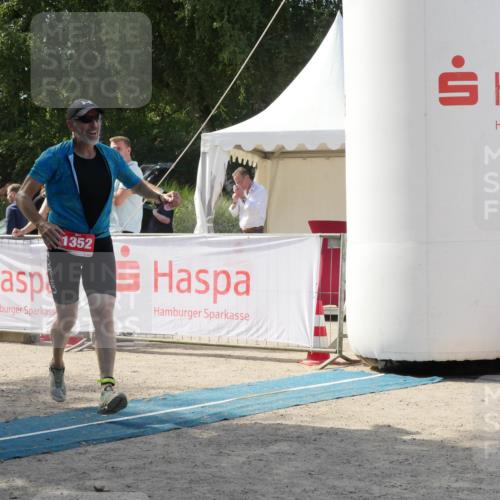 07.09.2025 - 19. Norderstedt Triathlon Zöllner http://msf.ph/oto/8789240 07.09.2025 14:10:08 Ziel 1352 meine-sportfotos.de