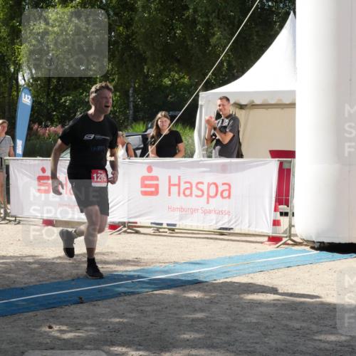 07.09.2025 - 19. Norderstedt Triathlon Zöllner http://msf.ph/oto/8789266 07.09.2025 14:16:01 Ziel 1215 meine-sportfotos.de