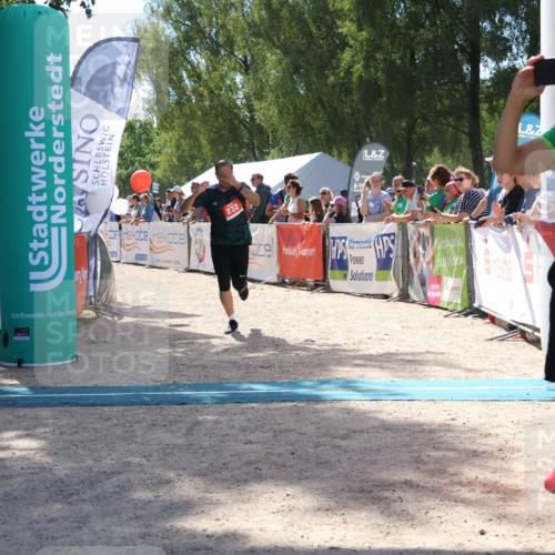 07.09.2025 - 19. Norderstedt Triathlon Zöllner http://msf.ph/oto/8789271 07.09.2025 13:50:28 Ziel 232 meine-sportfotos.de