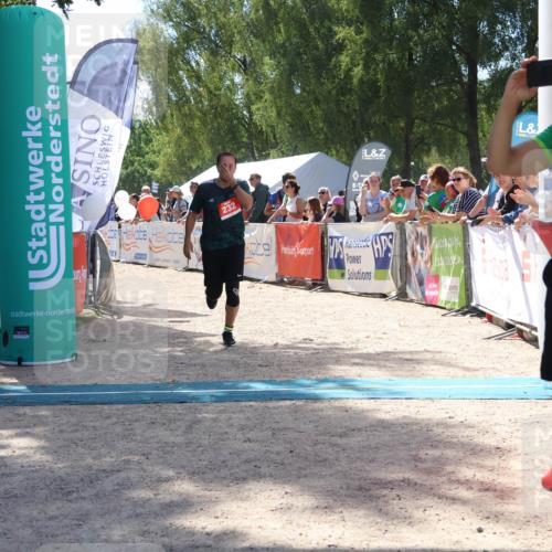 07.09.2025 - 19. Norderstedt Triathlon Zöllner http://msf.ph/oto/8789273 07.09.2025 13:50:29 Ziel 232 meine-sportfotos.de