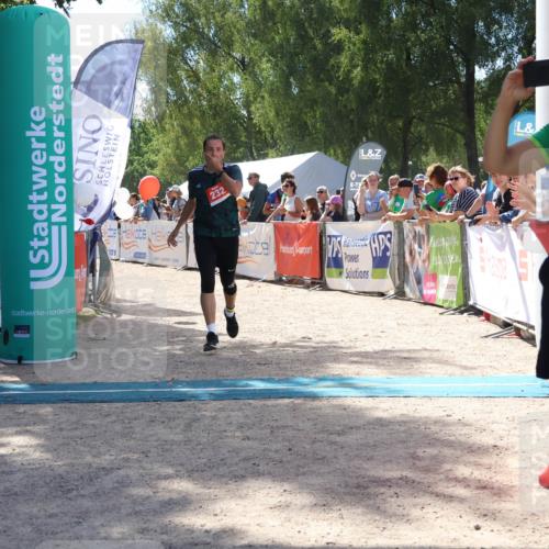 07.09.2025 - 19. Norderstedt Triathlon Zöllner http://msf.ph/oto/8789275 07.09.2025 13:50:29 Ziel 232 meine-sportfotos.de