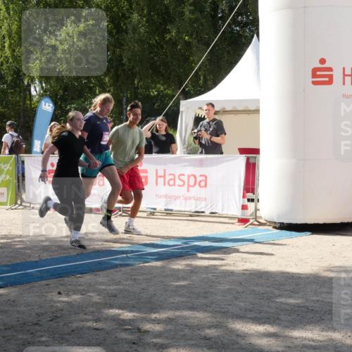 07.09.2025 - 19. Norderstedt Triathlon Zöllner http://msf.ph/oto/8789278 07.09.2025 14:16:15 Ziel 356 meine-sportfotos.de