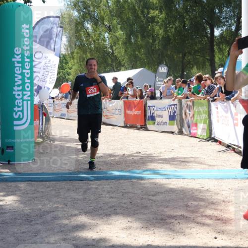 07.09.2025 - 19. Norderstedt Triathlon Zöllner http://msf.ph/oto/8789279 07.09.2025 13:50:29 Ziel 232 meine-sportfotos.de