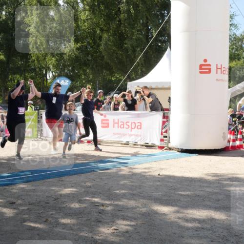 07.09.2025 - 19. Norderstedt Triathlon Zöllner http://msf.ph/oto/8789290 07.09.2025 14:18:34 Ziel 335 meine-sportfotos.de