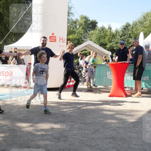 07.09.2025 - 19. Norderstedt Triathlon Zöllner http://msf.ph/oto/8789302 07.09.2025 14:18:35 Ziel 335 meine-sportfotos.de