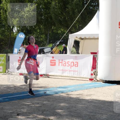 07.09.2025 - 19. Norderstedt Triathlon Zöllner http://msf.ph/oto/8789312 07.09.2025 14:21:29 Ziel 242 meine-sportfotos.de