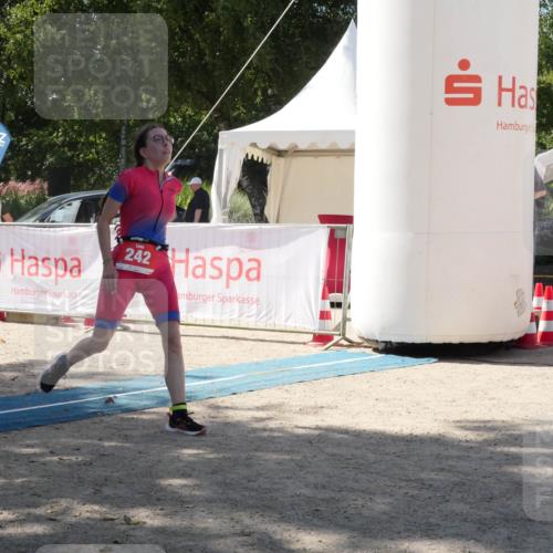 07.09.2025 - 19. Norderstedt Triathlon Zöllner http://msf.ph/oto/8789315 07.09.2025 14:21:29 Ziel 242 meine-sportfotos.de