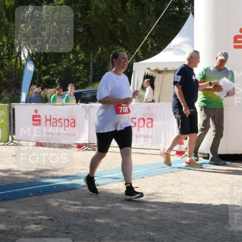 07.09.2025 - 19. Norderstedt Triathlon Zöllner http://msf.ph/oto/8789341 07.09.2025 14:36:08 Ziel 708 meine-sportfotos.de