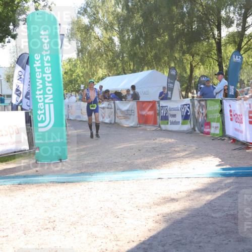 07.09.2025 - 19. Norderstedt Triathlon Zöllner http://msf.ph/oto/8789364 07.09.2025 16:17:16 Ziel 444, 967 meine-sportfotos.de