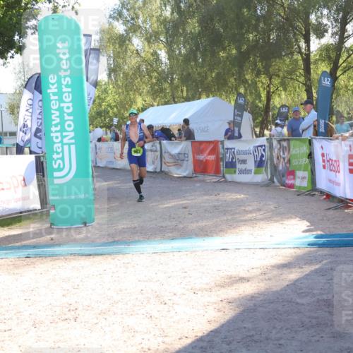 07.09.2025 - 19. Norderstedt Triathlon Zöllner http://msf.ph/oto/8789369 07.09.2025 16:17:16 Ziel 444, 967 meine-sportfotos.de