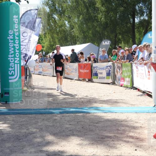 07.09.2025 - 19. Norderstedt Triathlon Zöllner http://msf.ph/oto/8789370 07.09.2025 13:51:21 Ziel 219, 1356 meine-sportfotos.de