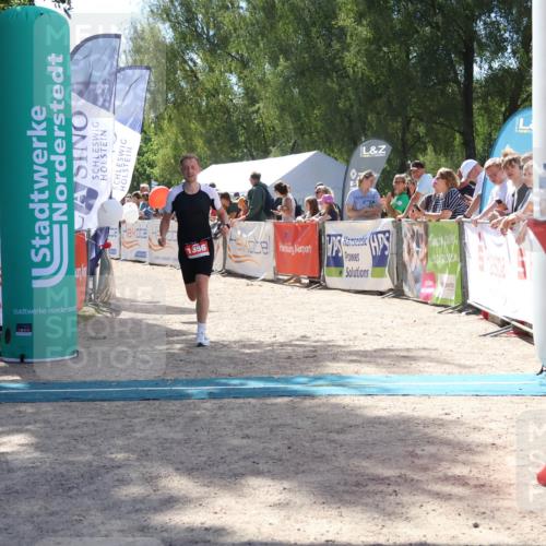 07.09.2025 - 19. Norderstedt Triathlon Zöllner http://msf.ph/oto/8789376 07.09.2025 13:51:22 Ziel 219, 1356 meine-sportfotos.de