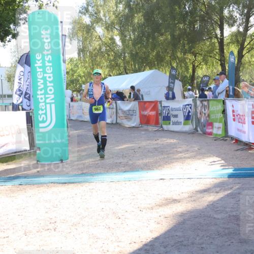 07.09.2025 - 19. Norderstedt Triathlon Zöllner http://msf.ph/oto/8789378 07.09.2025 16:17:17 Ziel 444, 967 meine-sportfotos.de