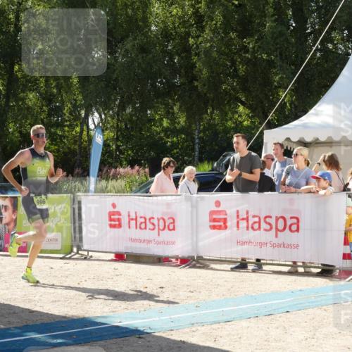 07.09.2025 - 19. Norderstedt Triathlon Zöllner http://msf.ph/oto/8789379 07.09.2025 15:02:53 Ziel 996 meine-sportfotos.de