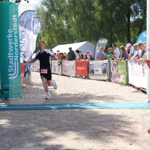07.09.2025 - 19. Norderstedt Triathlon Zöllner http://msf.ph/oto/8789383 07.09.2025 13:51:22 Ziel 219, 1356 meine-sportfotos.de