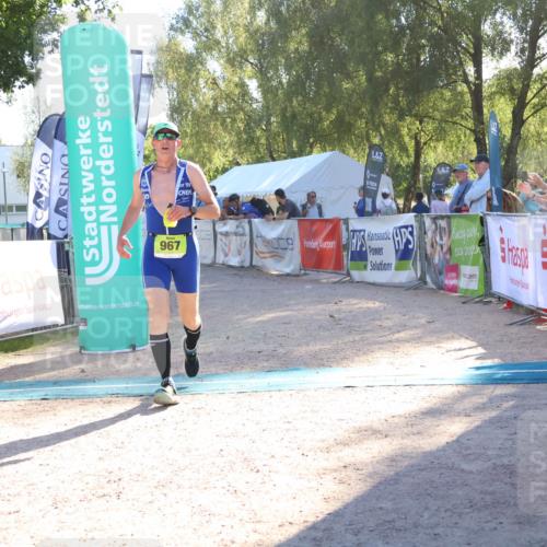 07.09.2025 - 19. Norderstedt Triathlon Zöllner http://msf.ph/oto/8789395 07.09.2025 16:17:18 Ziel 444, 967 meine-sportfotos.de