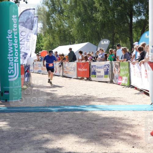07.09.2025 - 19. Norderstedt Triathlon Zöllner http://msf.ph/oto/8789404 07.09.2025 13:51:32 Ziel 197, 317 meine-sportfotos.de