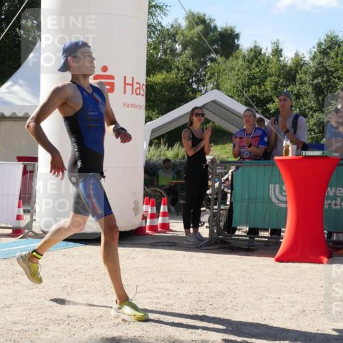 07.09.2025 - 19. Norderstedt Triathlon Zöllner http://msf.ph/oto/8789405 07.09.2025 15:05:21 Ziel 392 meine-sportfotos.de