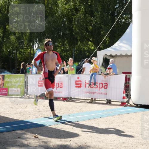 07.09.2025 - 19. Norderstedt Triathlon Zöllner http://msf.ph/oto/8789413 07.09.2025 15:07:45 Ziel 974 meine-sportfotos.de