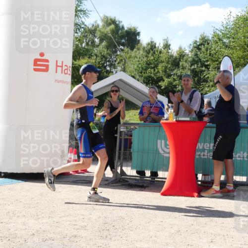 07.09.2025 - 19. Norderstedt Triathlon Zöllner http://msf.ph/oto/8789430 07.09.2025 15:08:42 Ziel 1042 meine-sportfotos.de