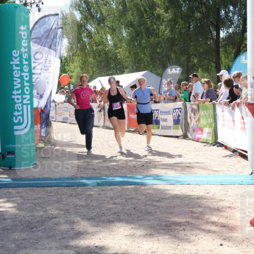 07.09.2025 - 19. Norderstedt Triathlon Zöllner http://msf.ph/oto/8789445 07.09.2025 13:51:36 Ziel 197, 317 meine-sportfotos.de