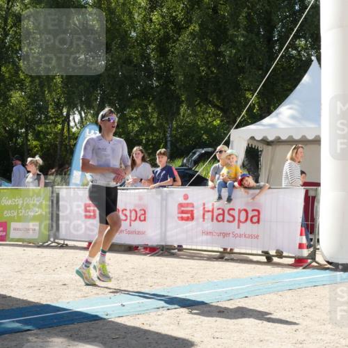 07.09.2025 - 19. Norderstedt Triathlon Zöllner http://msf.ph/oto/8789452 07.09.2025 15:12:00 Ziel 1421 meine-sportfotos.de