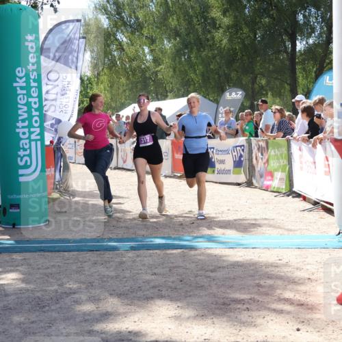 07.09.2025 - 19. Norderstedt Triathlon Zöllner http://msf.ph/oto/8789453 07.09.2025 13:51:37 Ziel 197, 317 meine-sportfotos.de