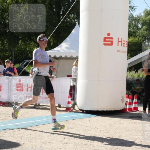 07.09.2025 - 19. Norderstedt Triathlon Zöllner http://msf.ph/oto/8789454 07.09.2025 15:12:01 Ziel 1421 meine-sportfotos.de