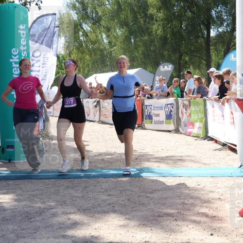 07.09.2025 - 19. Norderstedt Triathlon Zöllner http://msf.ph/oto/8789460 07.09.2025 13:51:37 Ziel 197, 317 meine-sportfotos.de