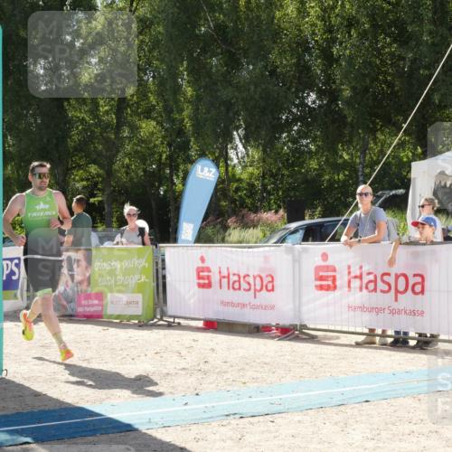 07.09.2025 - 19. Norderstedt Triathlon Zöllner http://msf.ph/oto/8789509 07.09.2025 15:14:29 Ziel 1006 meine-sportfotos.de
