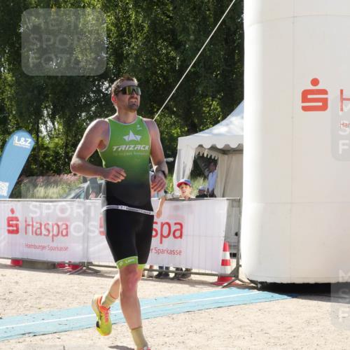 07.09.2025 - 19. Norderstedt Triathlon Zöllner http://msf.ph/oto/8789516 07.09.2025 15:14:31 Ziel 1006 meine-sportfotos.de