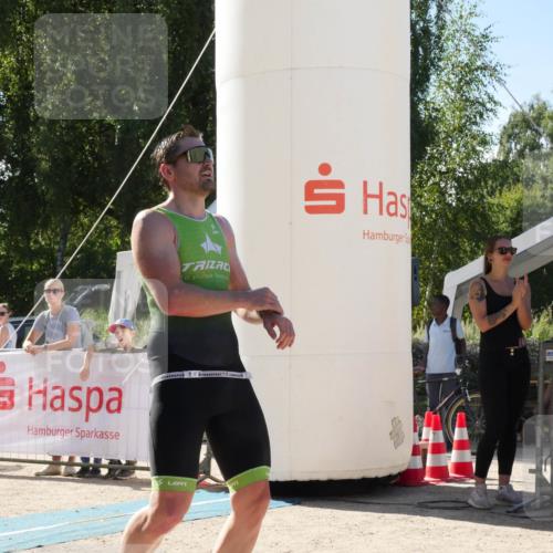 07.09.2025 - 19. Norderstedt Triathlon Zöllner http://msf.ph/oto/8789518 07.09.2025 15:14:31 Ziel 1006 meine-sportfotos.de