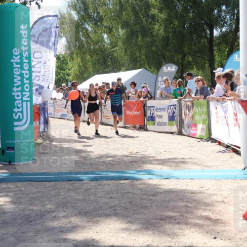 07.09.2025 - 19. Norderstedt Triathlon Zöllner http://msf.ph/oto/8789525 07.09.2025 13:52:10 Ziel 324, 333 meine-sportfotos.de