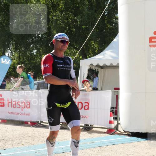 07.09.2025 - 19. Norderstedt Triathlon Zöllner http://msf.ph/oto/8789539 07.09.2025 15:14:40 Ziel 969 meine-sportfotos.de