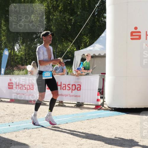 07.09.2025 - 19. Norderstedt Triathlon Zöllner http://msf.ph/oto/8789549 07.09.2025 15:14:46 Ziel 388, 969 meine-sportfotos.de