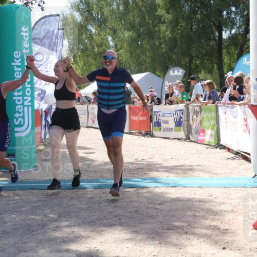 07.09.2025 - 19. Norderstedt Triathlon Zöllner http://msf.ph/oto/8789557 07.09.2025 13:52:13 Ziel 324 meine-sportfotos.de